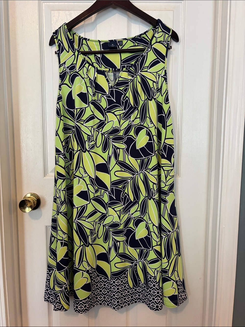 Beautiful Sleeveless Leaf Print A-Line Dress in Lime &Navy.Great for Summer 🍋‍🟩